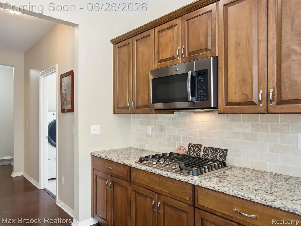 583 Birchcrest Court Oakland Charter Township MI 48363