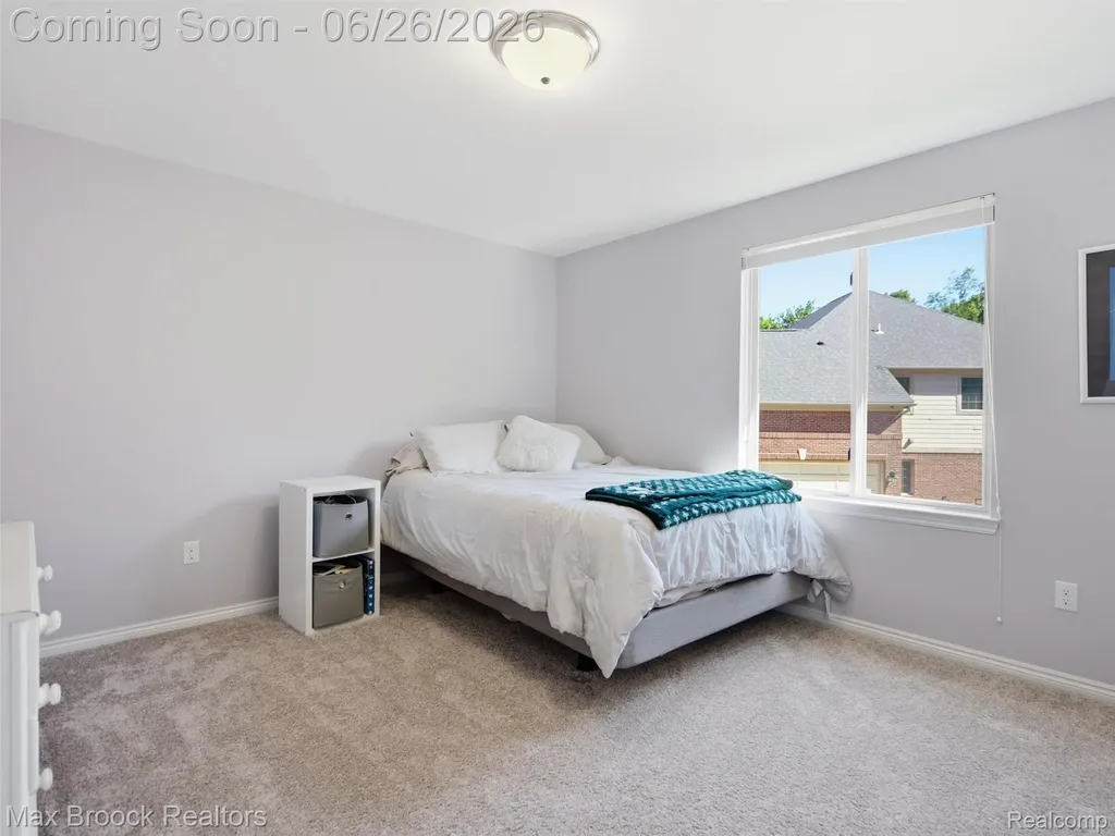 583 Birchcrest Court Oakland Charter Township MI 48363