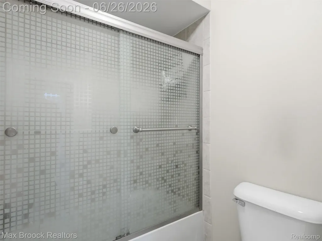 583 Birchcrest Court Oakland Charter Township MI 48363