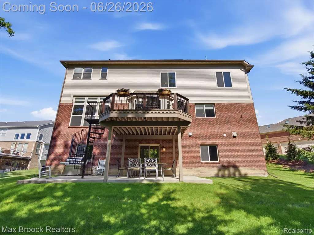 583 Birchcrest Court Oakland Charter Township MI 48363