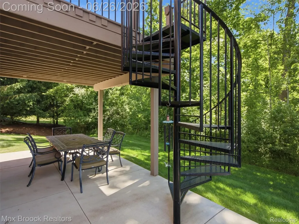 583 Birchcrest Court Oakland Charter Township MI 48363