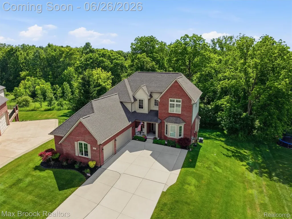 583 Birchcrest Court Oakland Charter Township MI 48363