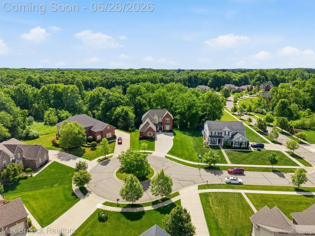583 Birchcrest Court Oakland Charter Township MI 48363