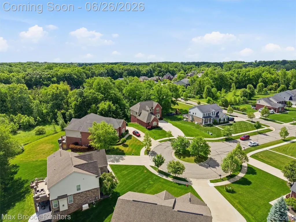 583 Birchcrest Court Oakland Charter Township MI 48363