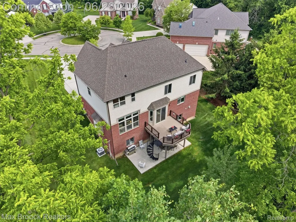 583 Birchcrest Court Oakland Charter Township MI 48363