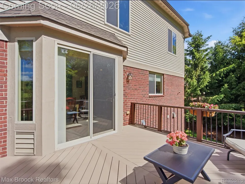 583 Birchcrest Court Oakland Charter Township MI 48363