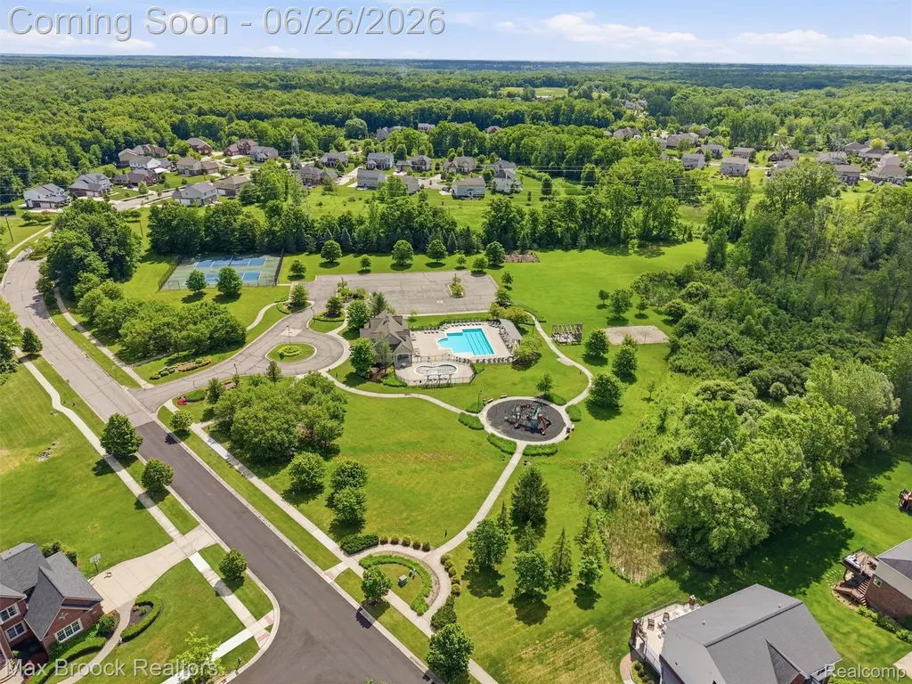 583 Birchcrest Court Oakland Charter Township MI 48363