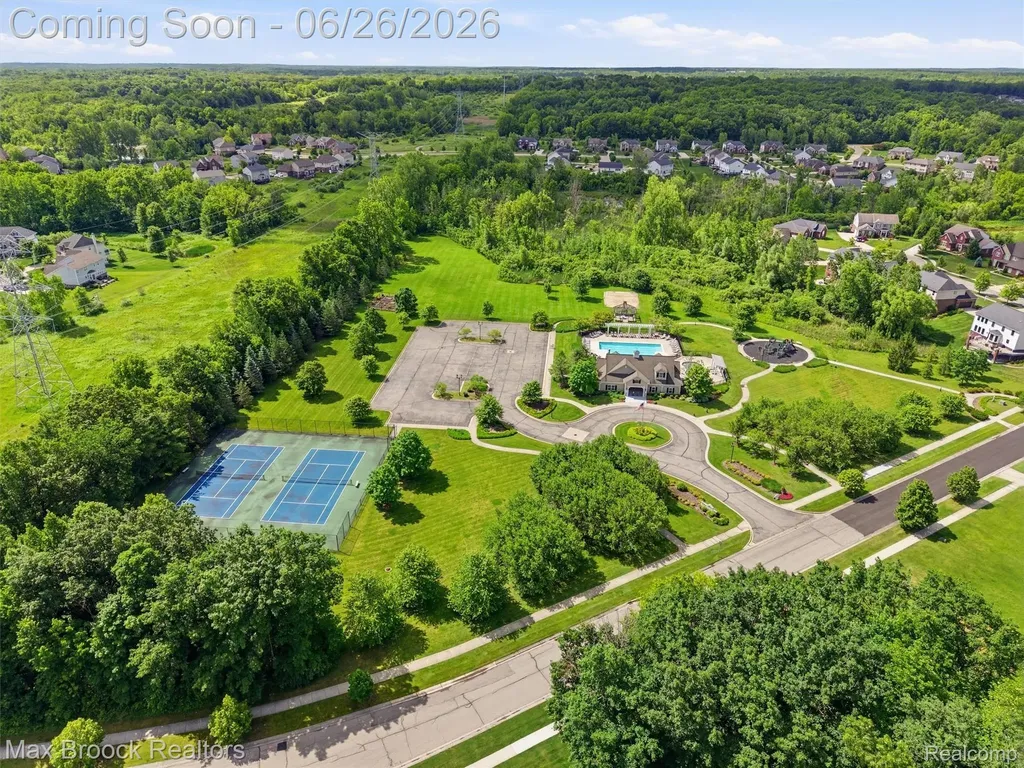 583 Birchcrest Court Oakland Charter Township MI 48363