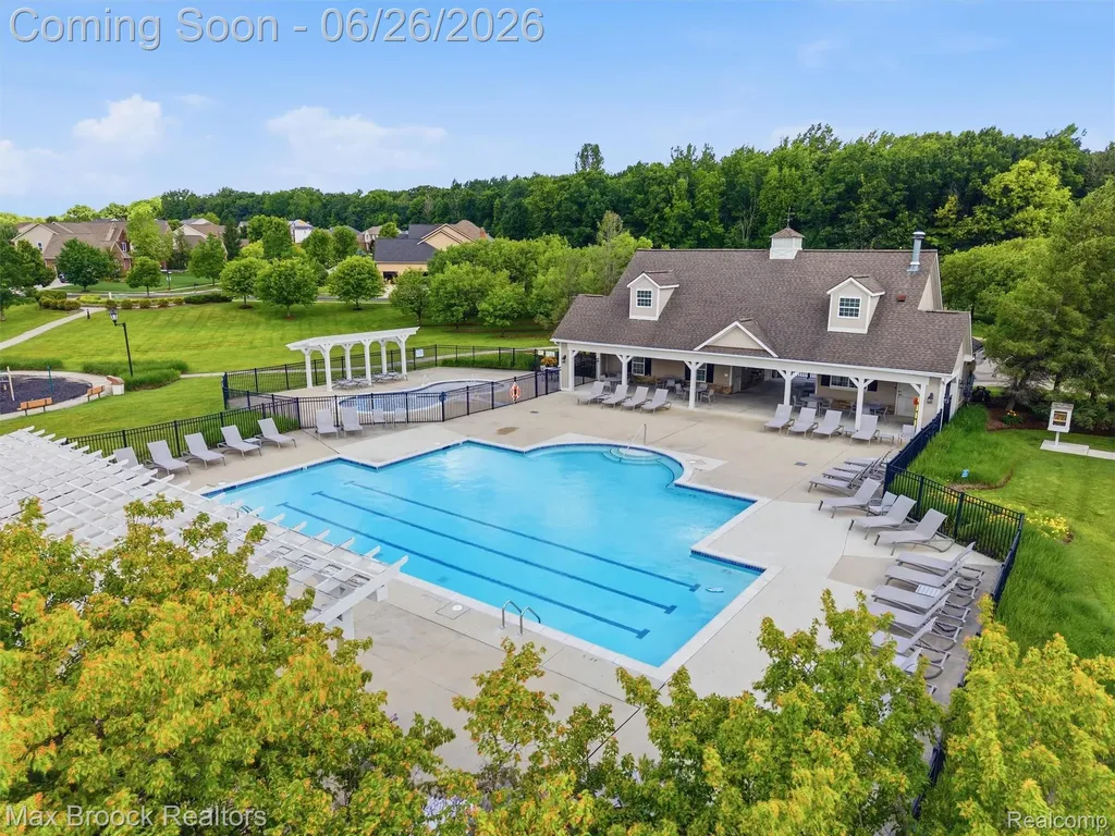583 Birchcrest Court Oakland Charter Township MI 48363