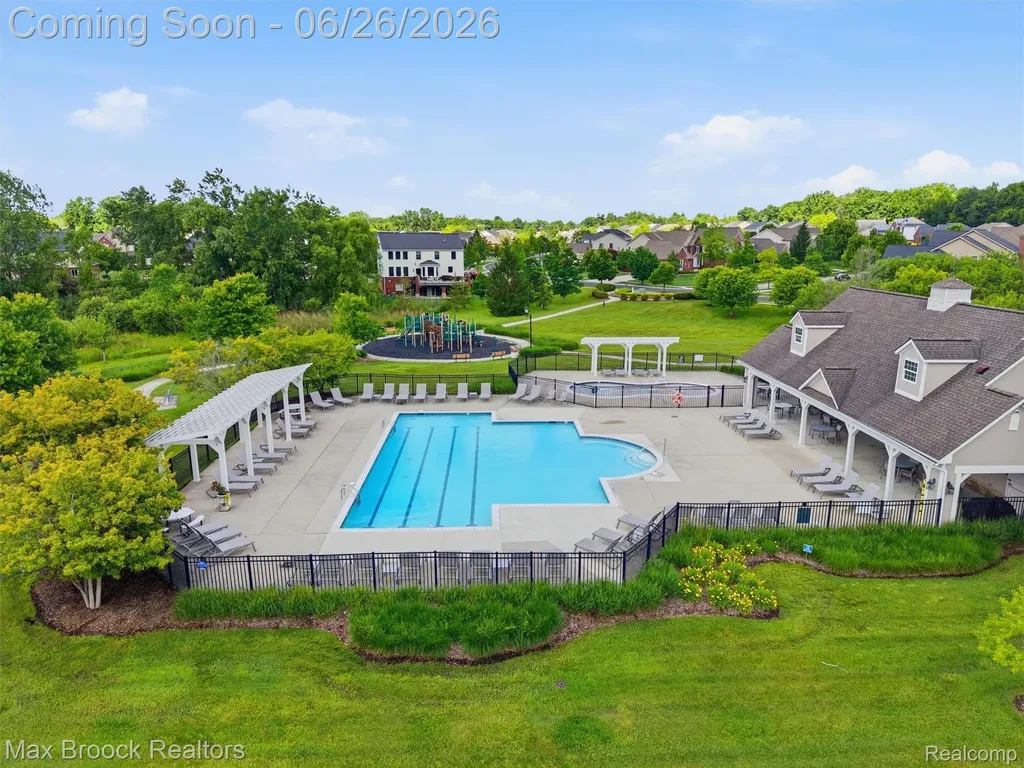 583 Birchcrest Court Oakland Charter Township MI 48363