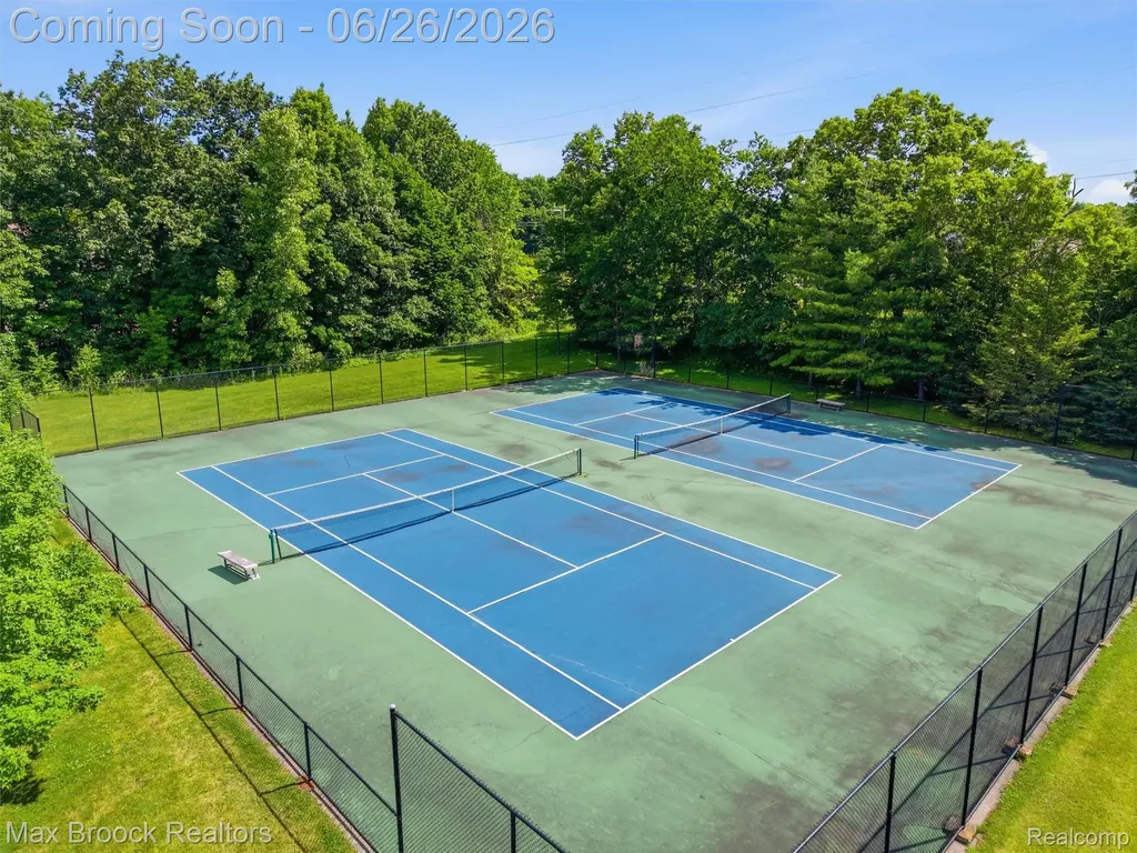 583 Birchcrest Court Oakland Charter Township MI 48363