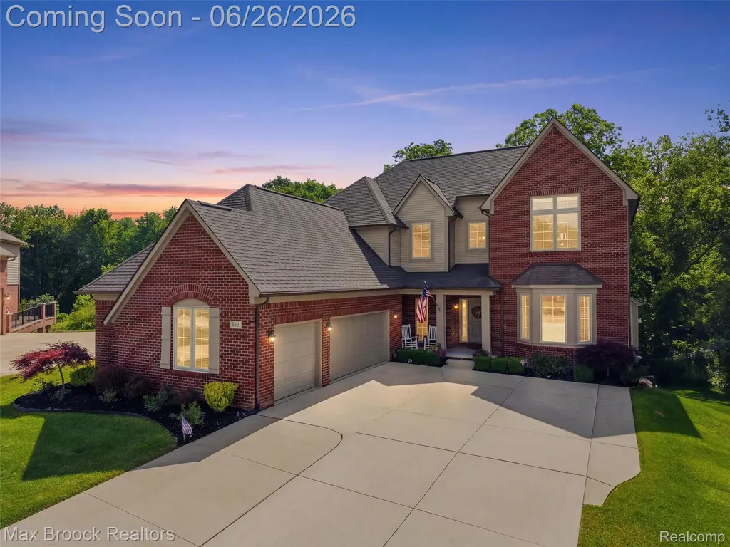 583 Birchcrest Court Oakland Charter Township MI 48363