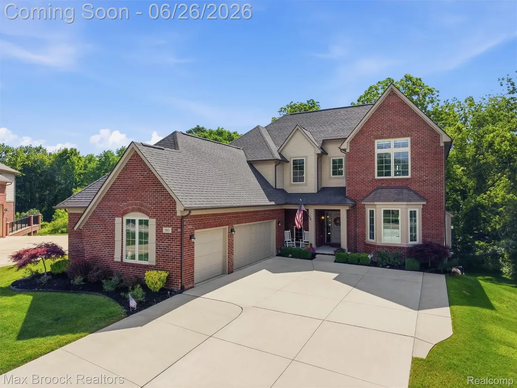 583 Birchcrest Court Oakland Charter Township MI 48363