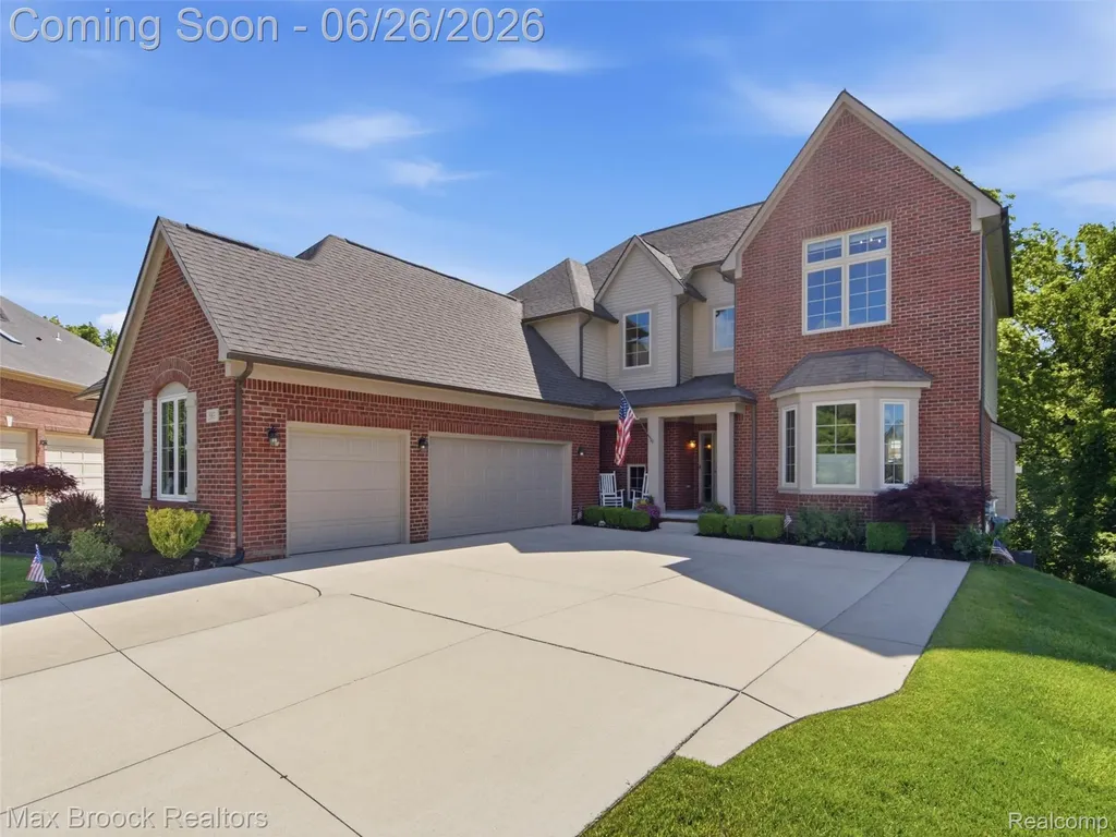 583 Birchcrest Court Oakland Charter Township MI 48363