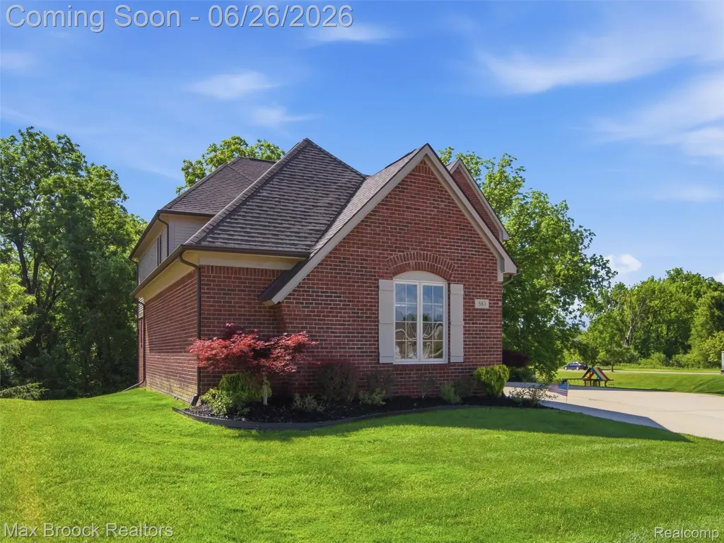 583 Birchcrest Court Oakland Charter Township MI 48363