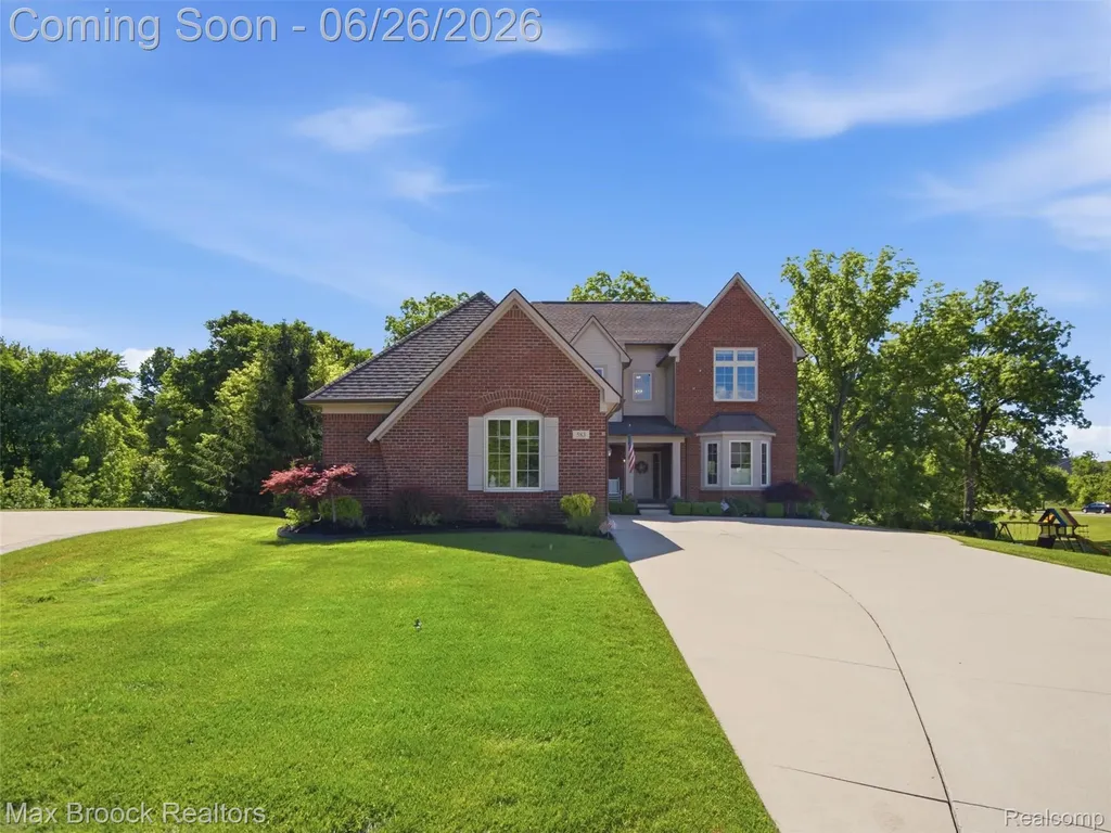 583 Birchcrest Court Oakland Charter Township MI 48363