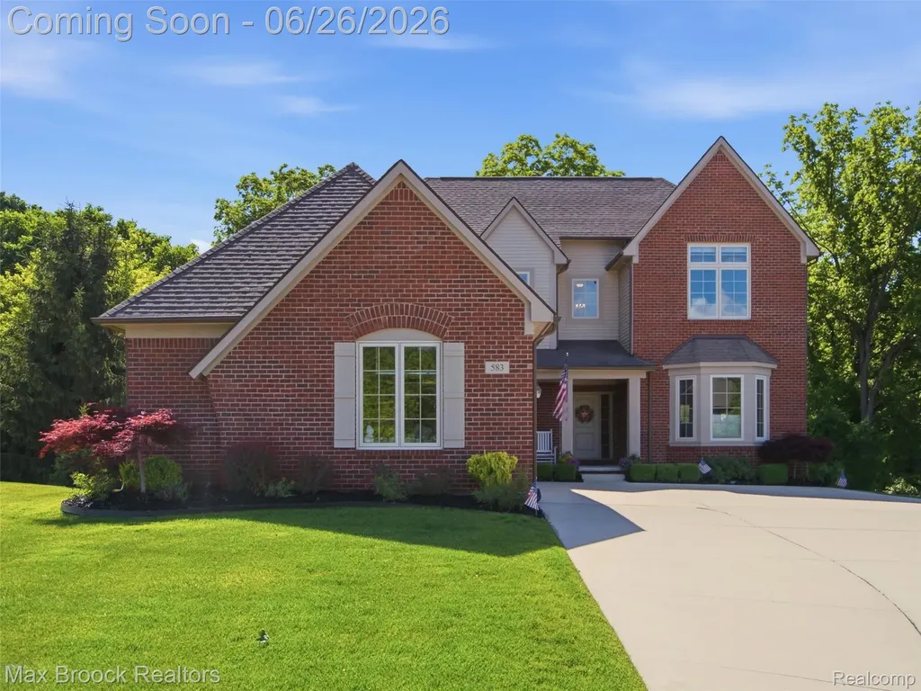 583 Birchcrest Court Oakland Charter Township MI 48363