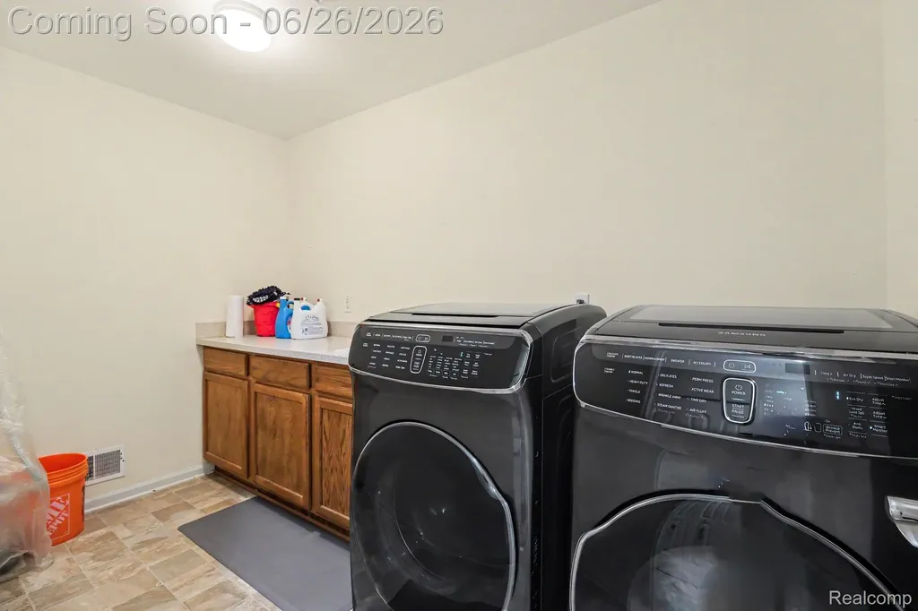 49847 Parkside Drive Northville Township MI 48168