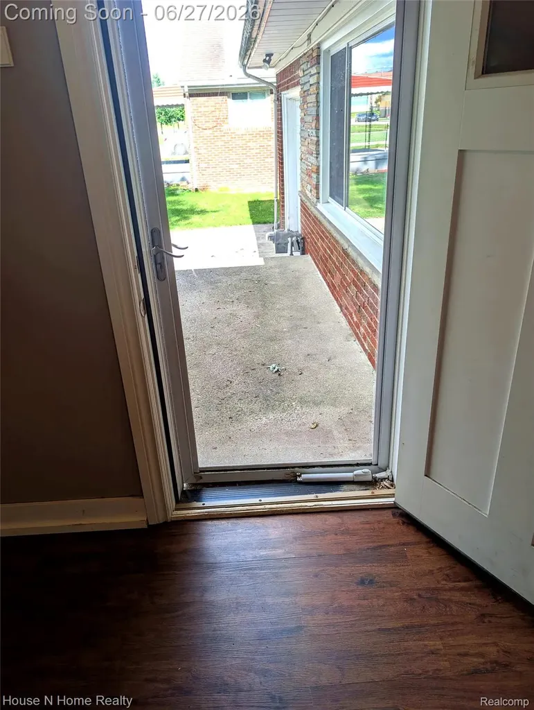 3998 Capitol Avenue Warren City MI 48091