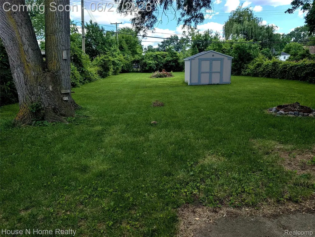 3998 Capitol Avenue Warren City MI 48091