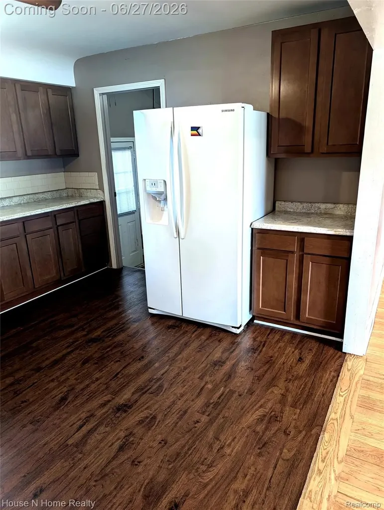 3998 Capitol Avenue Warren City MI 48091