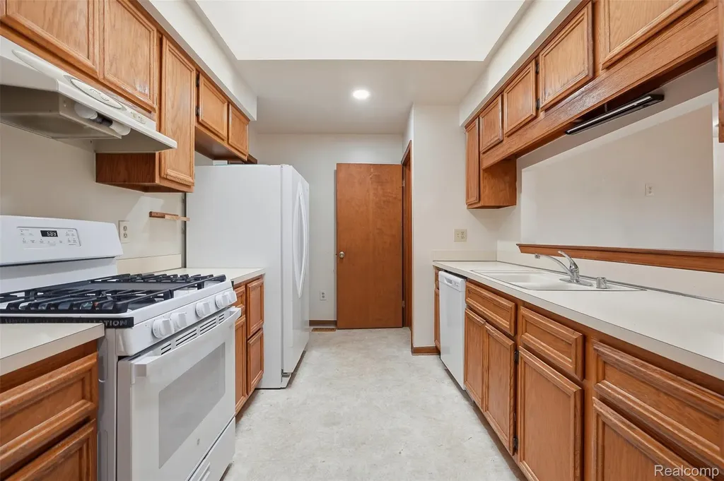14897 Dover Court Shelby Charter Township MI 48315