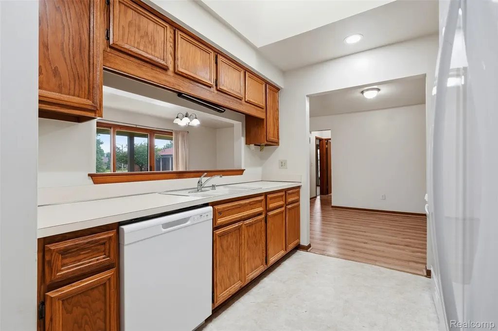 14897 Dover Court Shelby Charter Township MI 48315