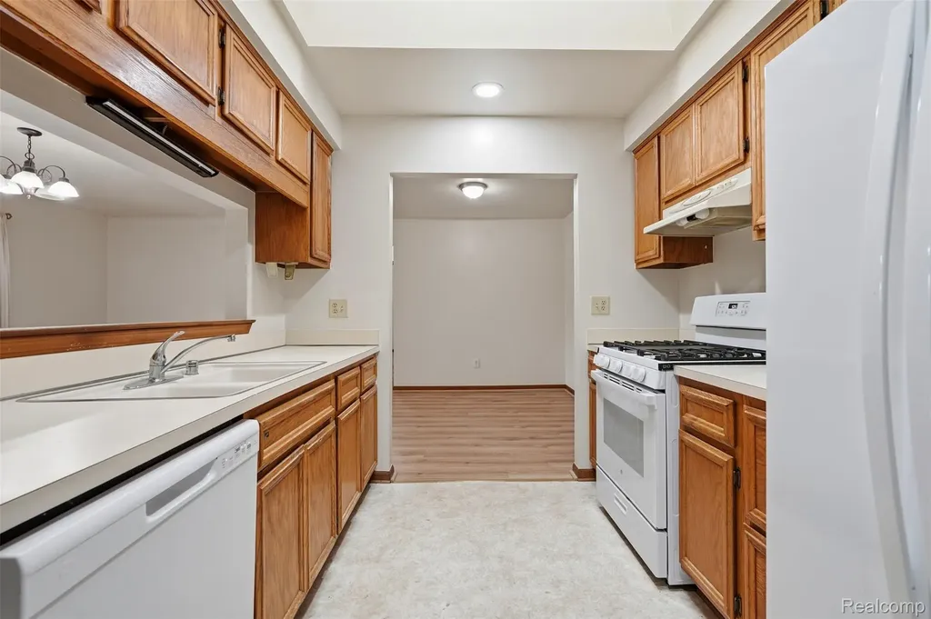14897 Dover Court Shelby Charter Township MI 48315