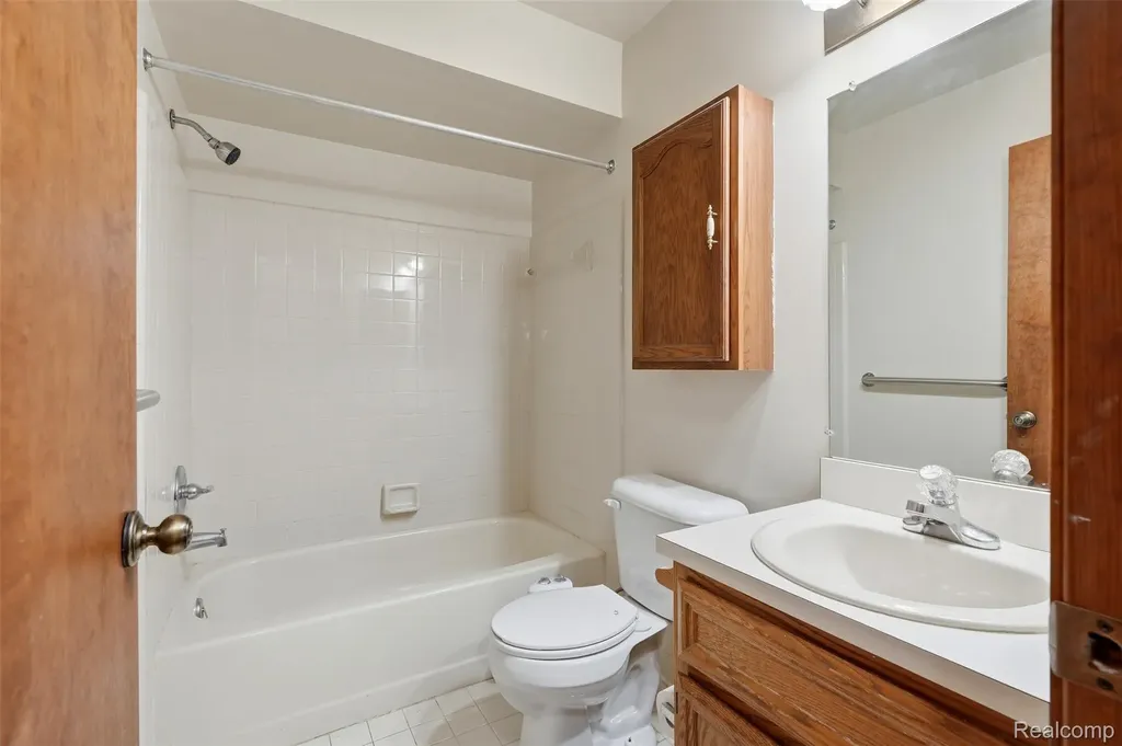 14897 Dover Court Shelby Charter Township MI 48315