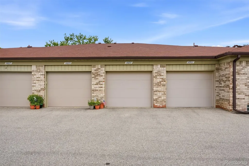 14897 Dover Court Shelby Charter Township MI 48315