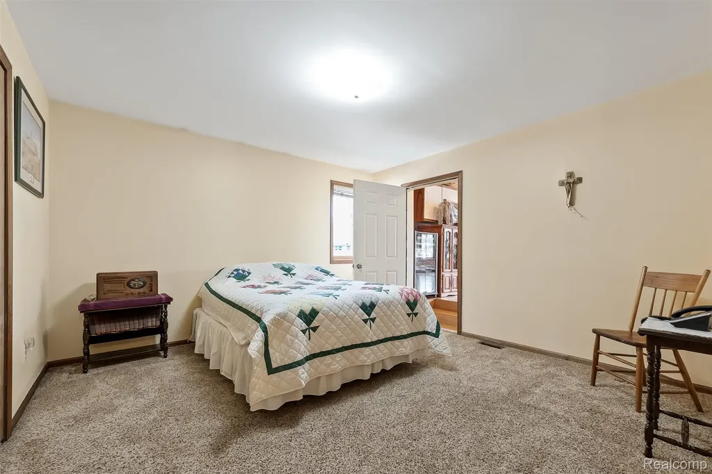 2745 Lari Court West Bloomfield Charter Township MI 48324