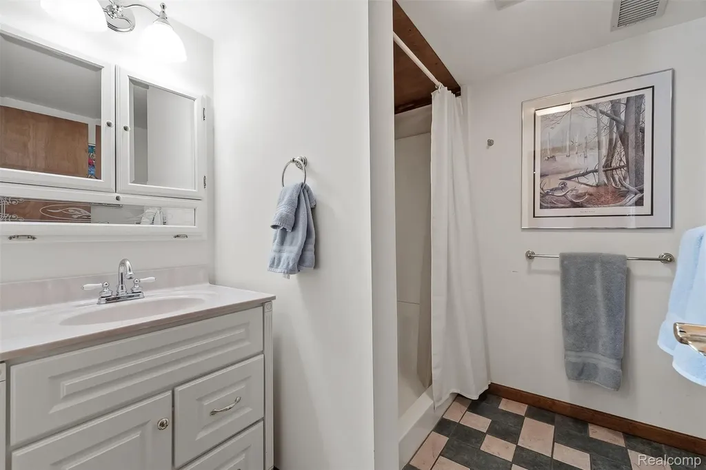 2745 Lari Court West Bloomfield Charter Township MI 48324