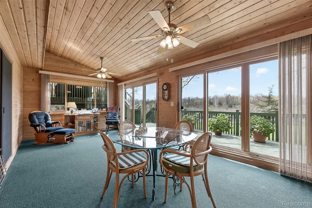 2745 Lari Court West Bloomfield Charter Township MI 48324