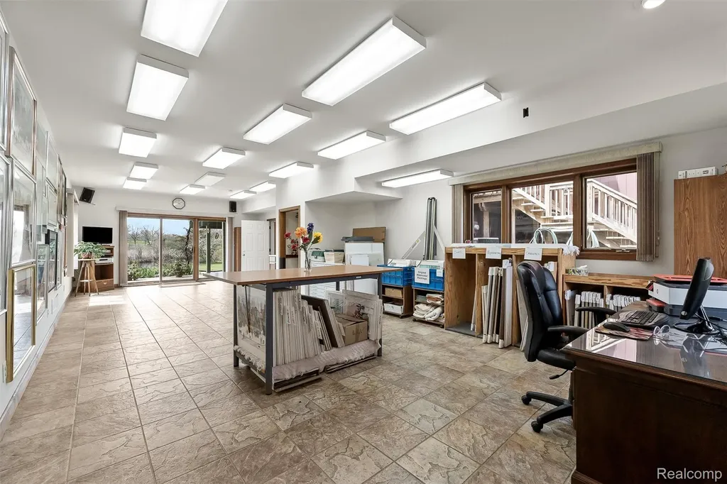 2745 Lari Court West Bloomfield Charter Township MI 48324
