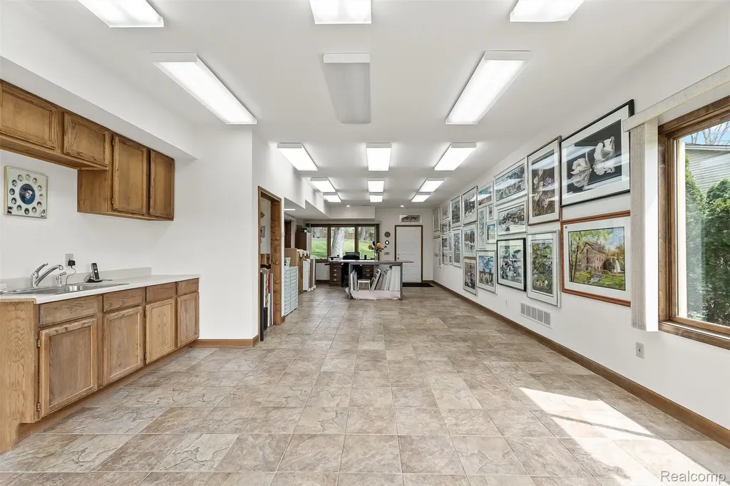 2745 Lari Court West Bloomfield Charter Township MI 48324
