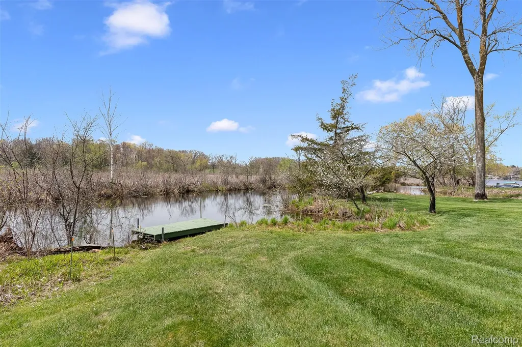2745 Lari Court West Bloomfield Charter Township MI 48324