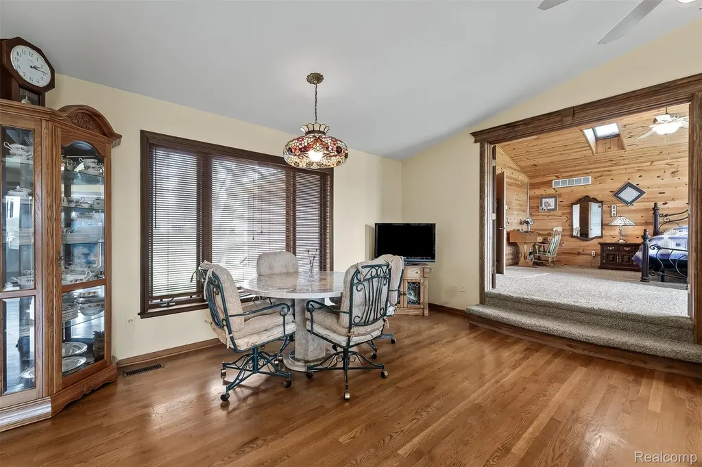 2745 Lari Court West Bloomfield Charter Township MI 48324