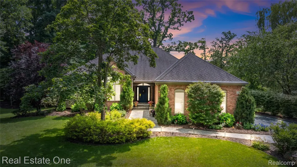 3633 Orion Oaks Drive Orion Charter Township MI 48360