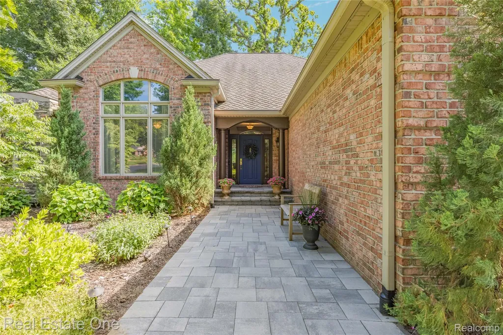 3633 Orion Oaks Drive Orion Charter Township MI 48360