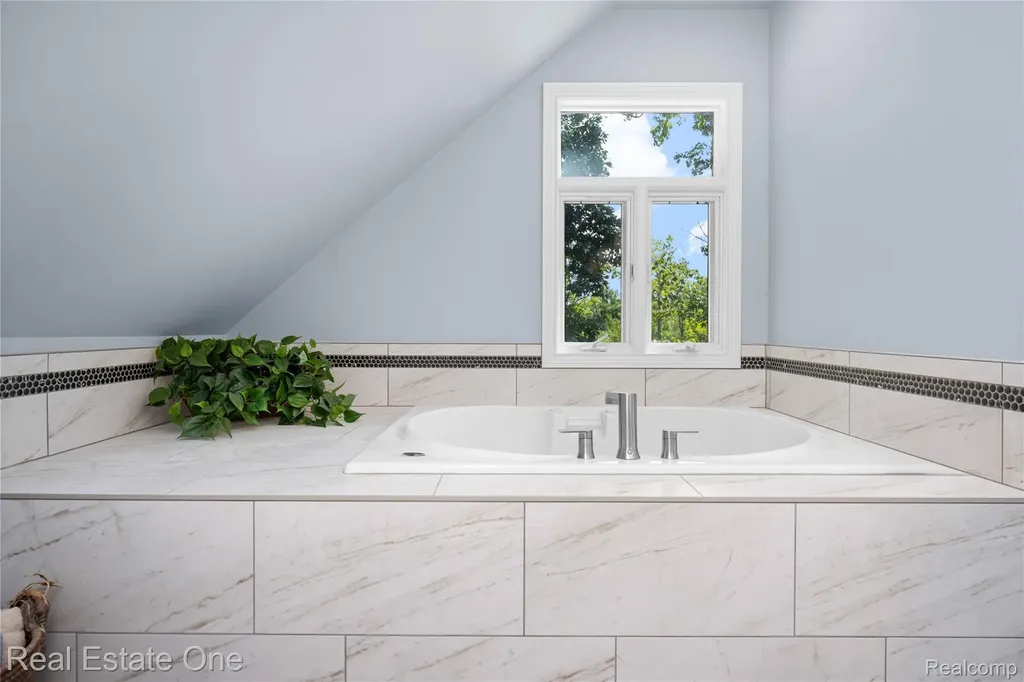 3633 Orion Oaks Drive Orion Charter Township MI 48360