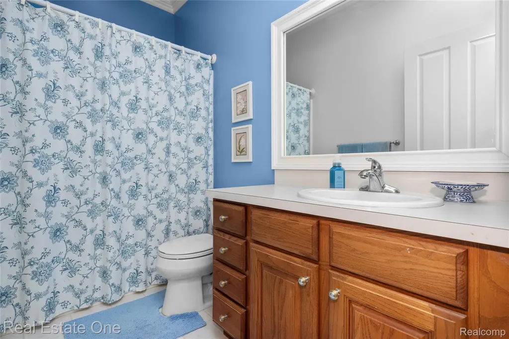 3633 Orion Oaks Drive Orion Charter Township MI 48360