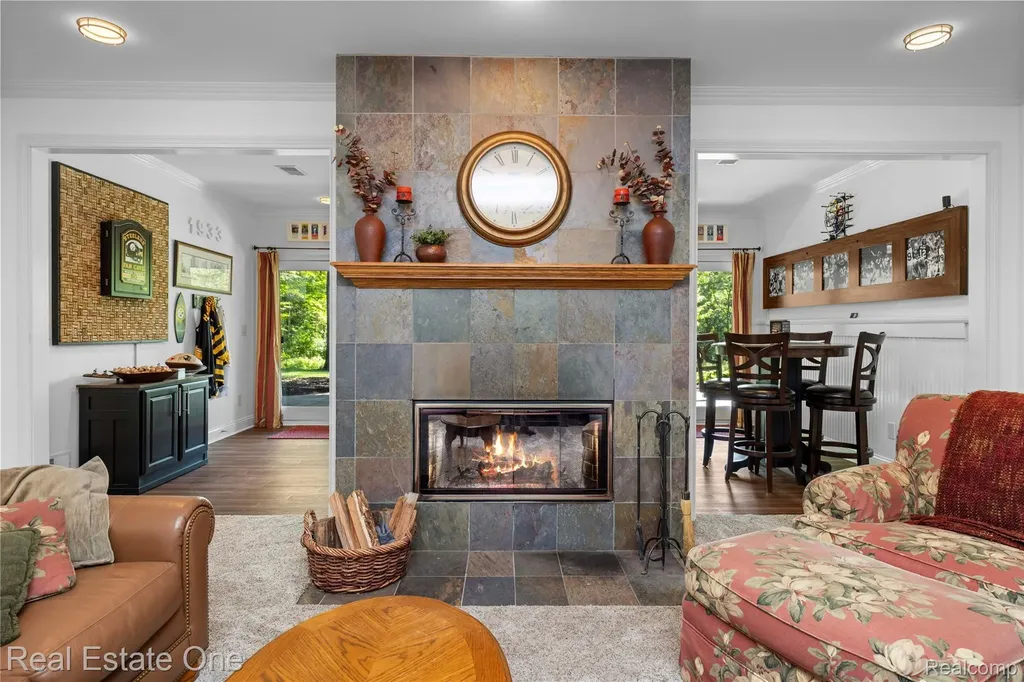 3633 Orion Oaks Drive Orion Charter Township MI 48360