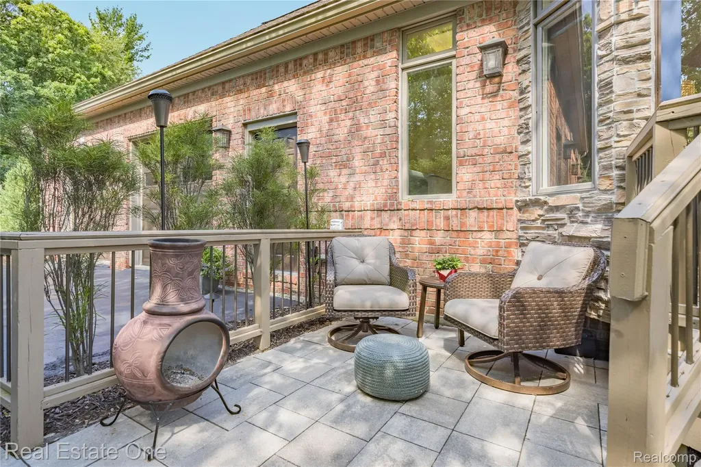 3633 Orion Oaks Drive Orion Charter Township MI 48360