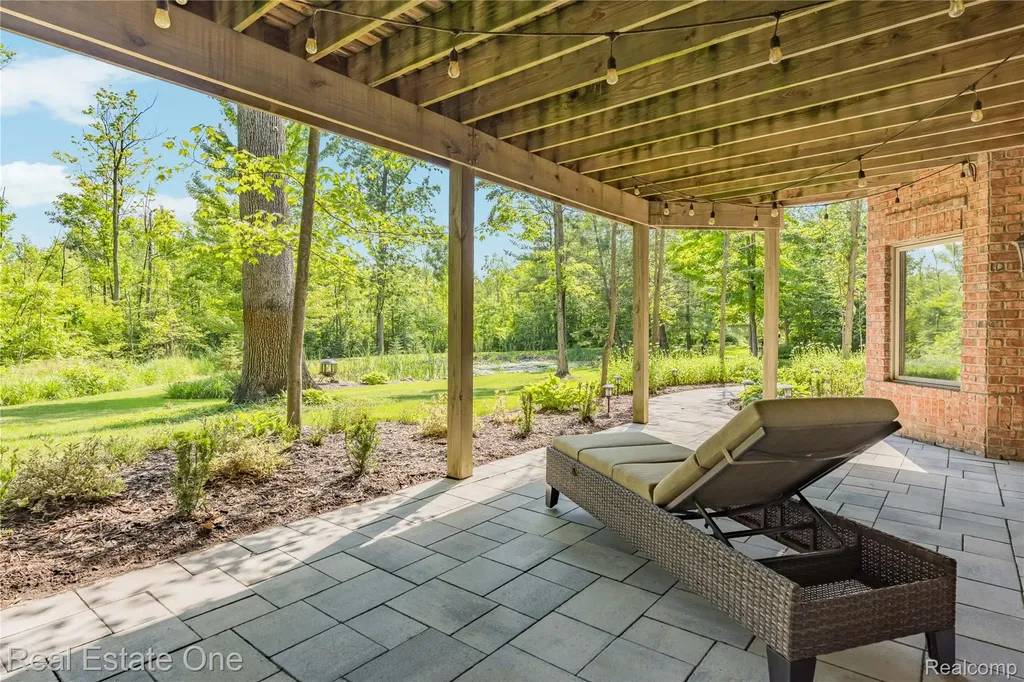3633 Orion Oaks Drive Orion Charter Township MI 48360