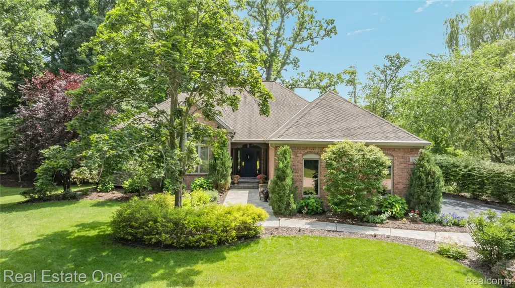 3633 Orion Oaks Drive Orion Charter Township MI 48360