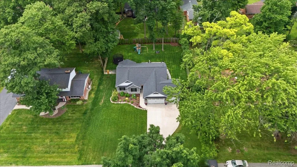 5915 Chickadee Lane Independence Charter Township MI 48346