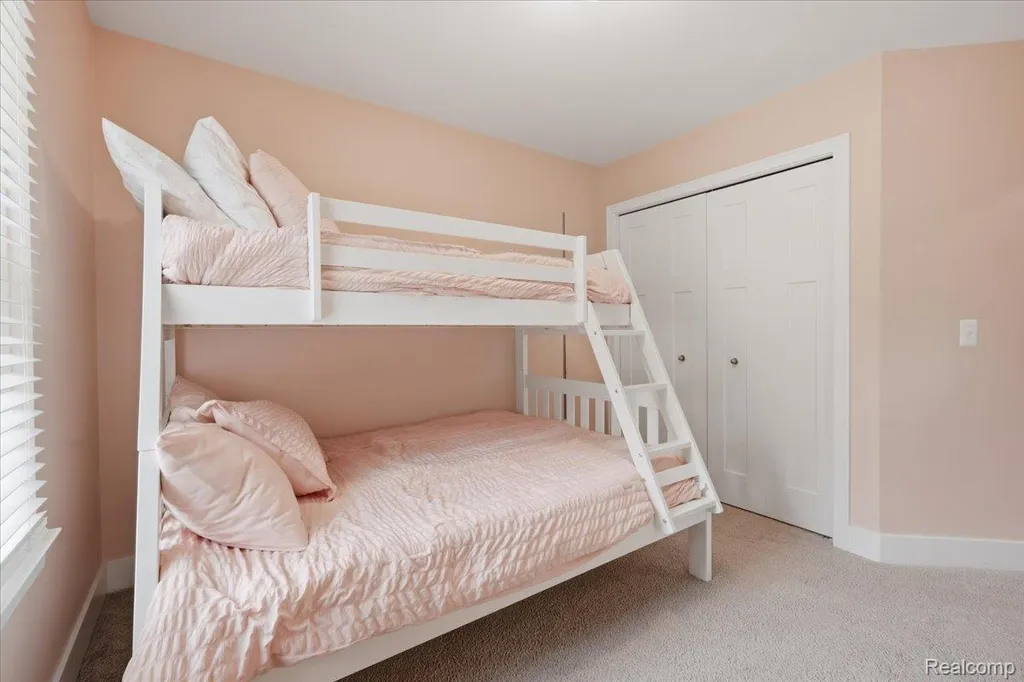 5915 Chickadee Lane Independence Charter Township MI 48346