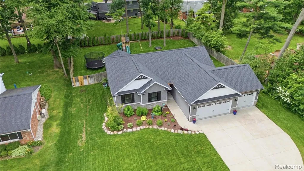 5915 Chickadee Lane Independence Charter Township MI 48346