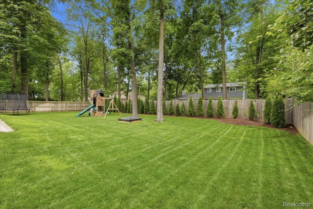 5915 Chickadee Lane Independence Charter Township MI 48346