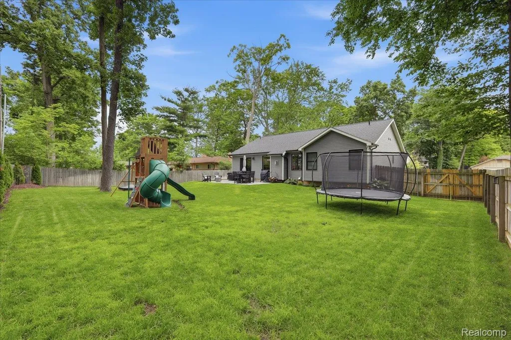 5915 Chickadee Lane Independence Charter Township MI 48346